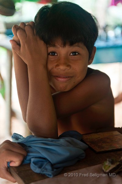 20101203_115957 D3 (2).jpg - Embera youngster